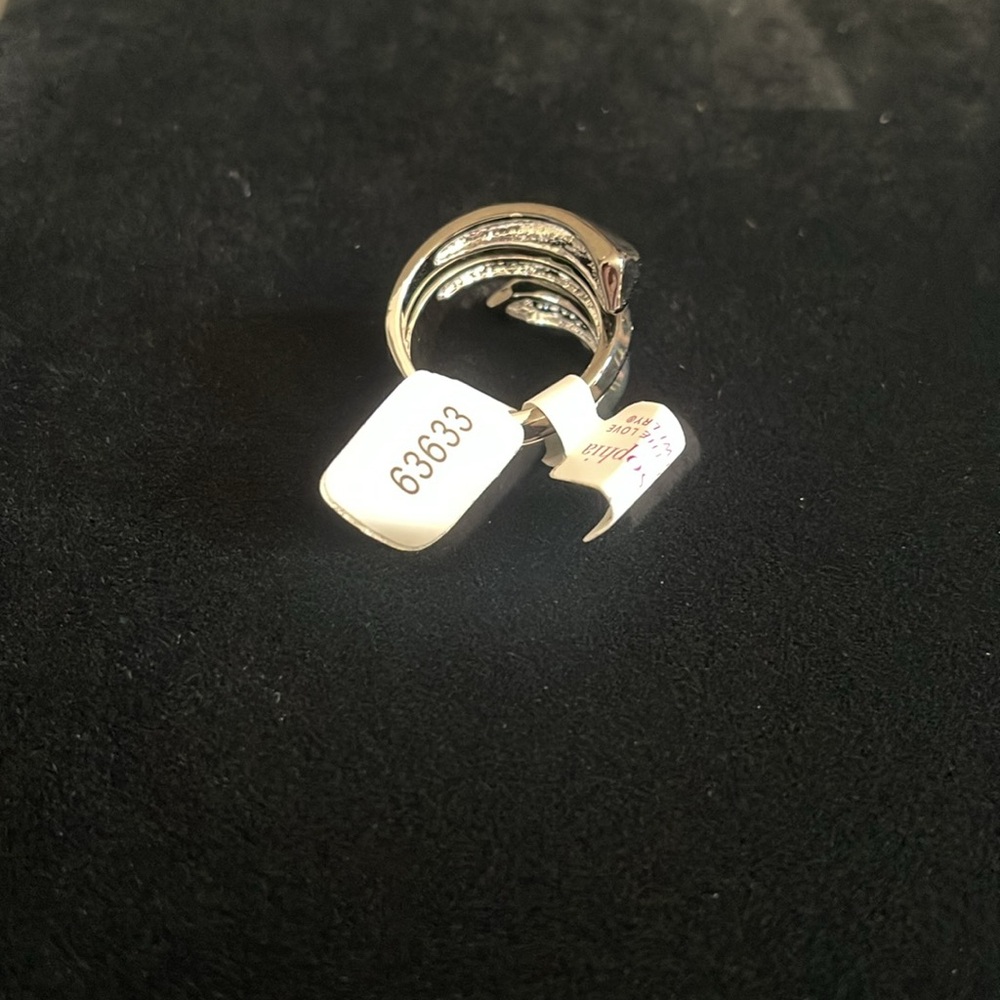 3/$25 🍀Lia Sophia Elegant Hematite Band Ring - Picture 4 of 4
